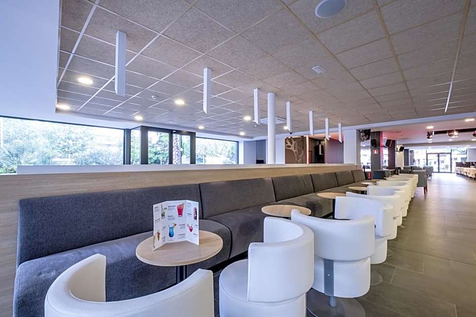 Hotel California Garden