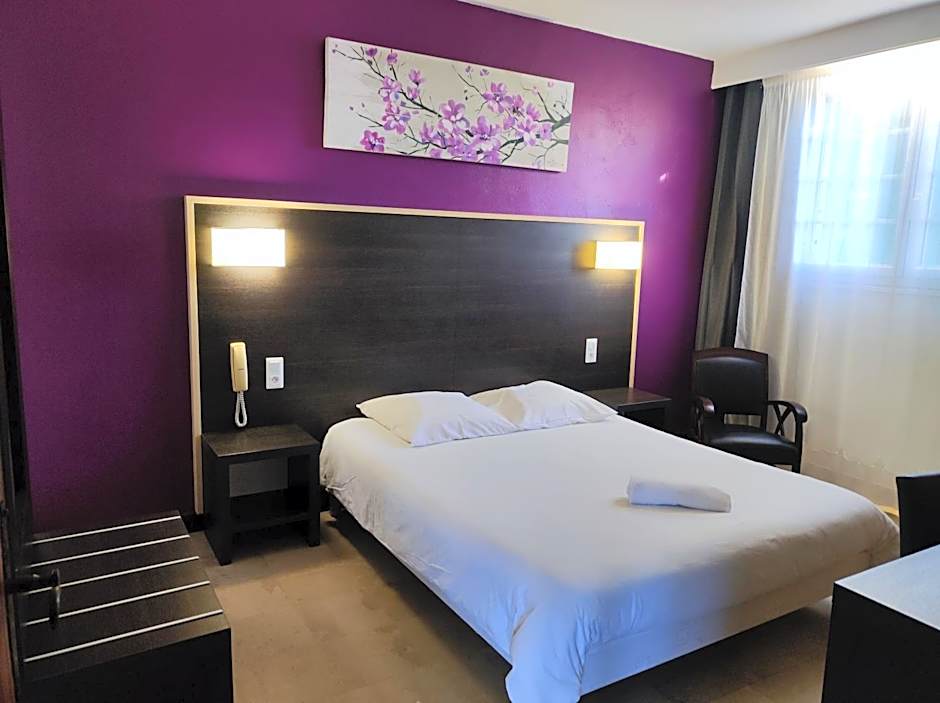 Hôtel et Appart'Hôtel Le Relais Du Val D'Orbieu