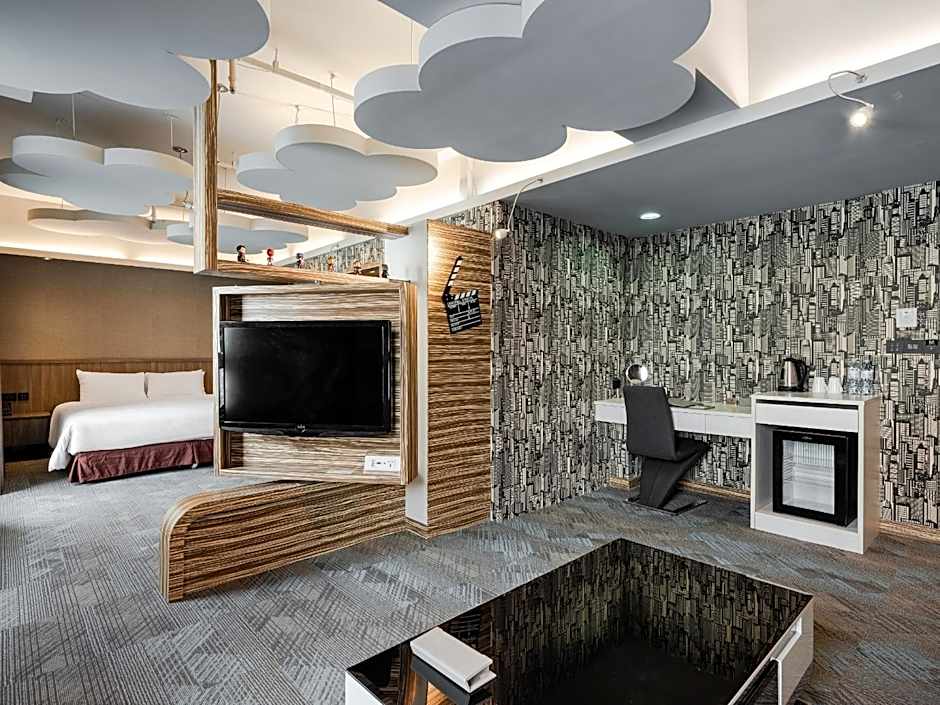 Photo 1 of 14 of Luxury Suite