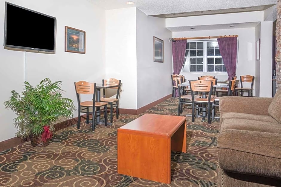 Microtel Inn & Suites by Wyndham Rice Lake