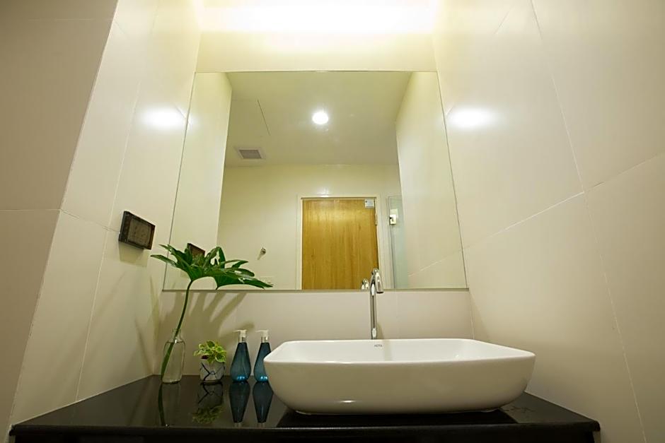 DeeProm Pattaya Hotel