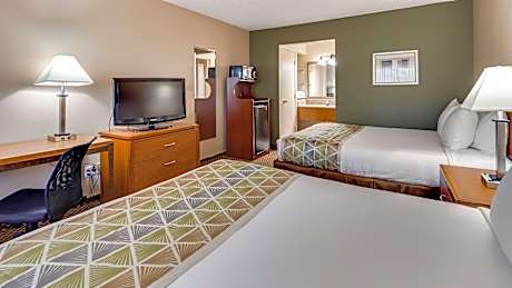 Queen Room with Two Queen Beds - Non-Smoking/Pet Friendly