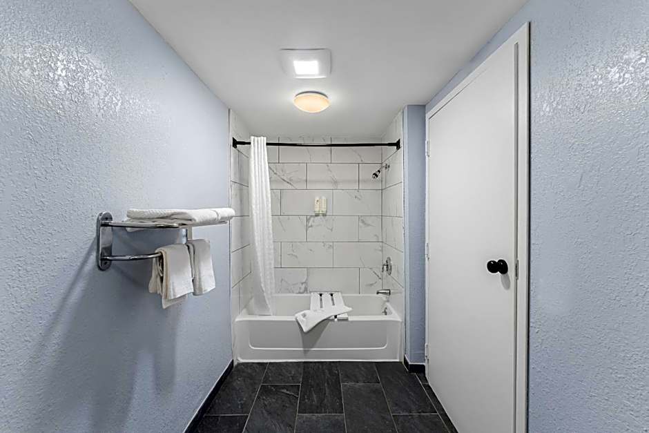 Econo Lodge Cranston - Providence