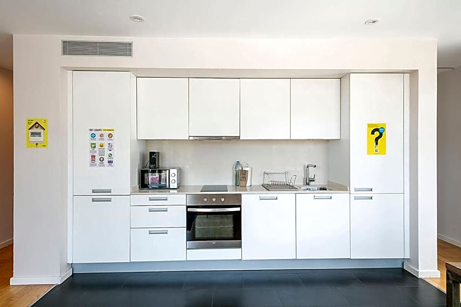 Lugaris Beach Apartments