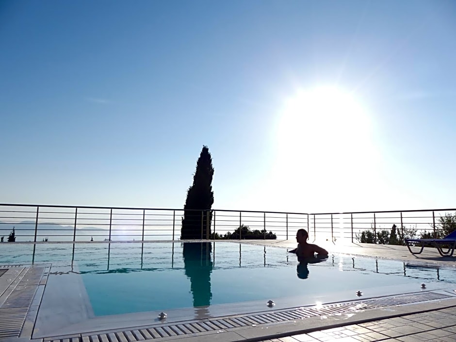 Studios Vrionis Panoramic Sunset