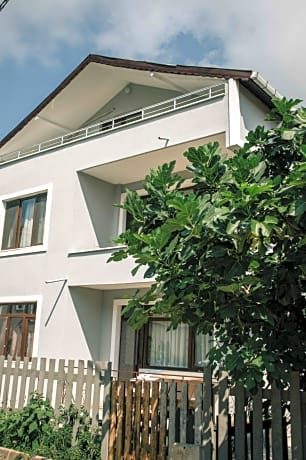 Agva Marina House