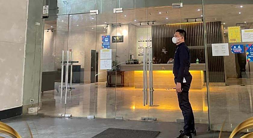 Lancaster Hotel Manila