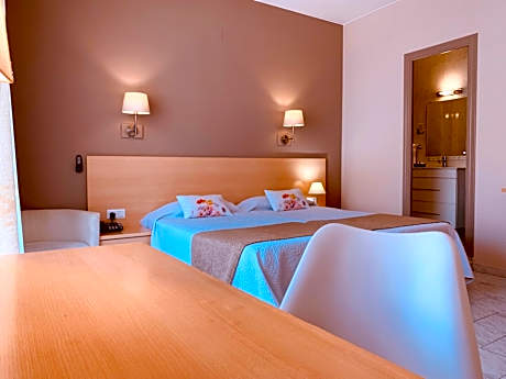 Twin Room with Balcony