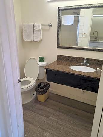 Relax Inn And Suites