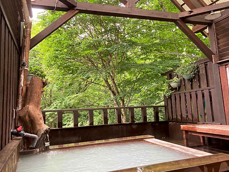 Shinyu Onsen Kurikomaso