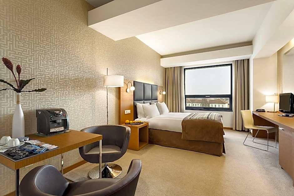 Foto 1 dari 6 — Deluxe 1 Double Bed, Accessible