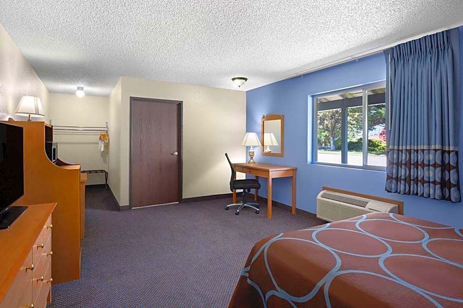 Super 8 by Wyndham Susanville