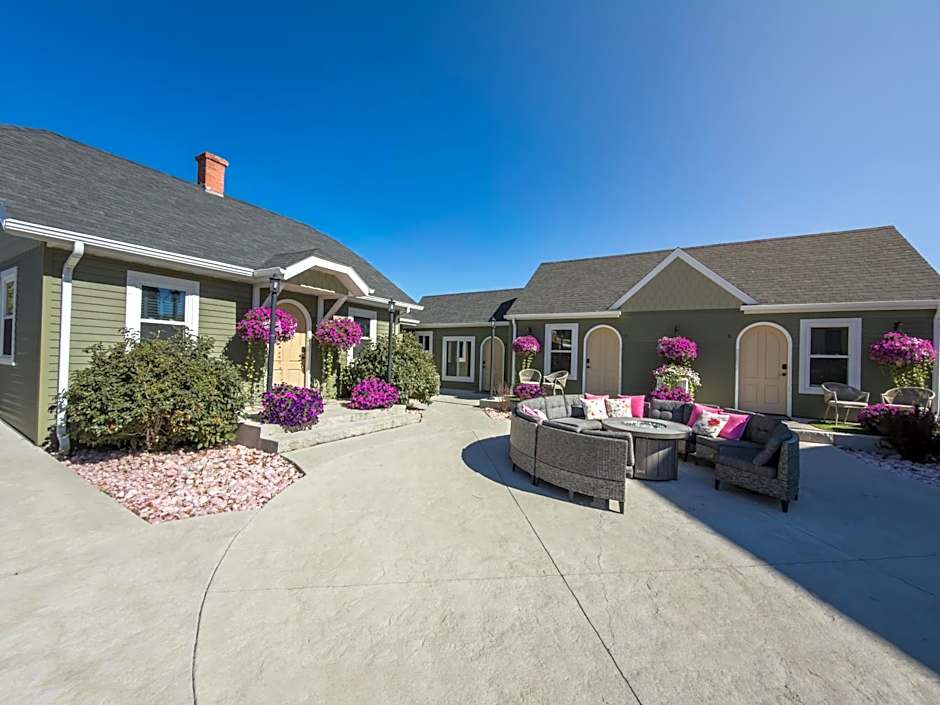 EO Bungalows, Black Hills