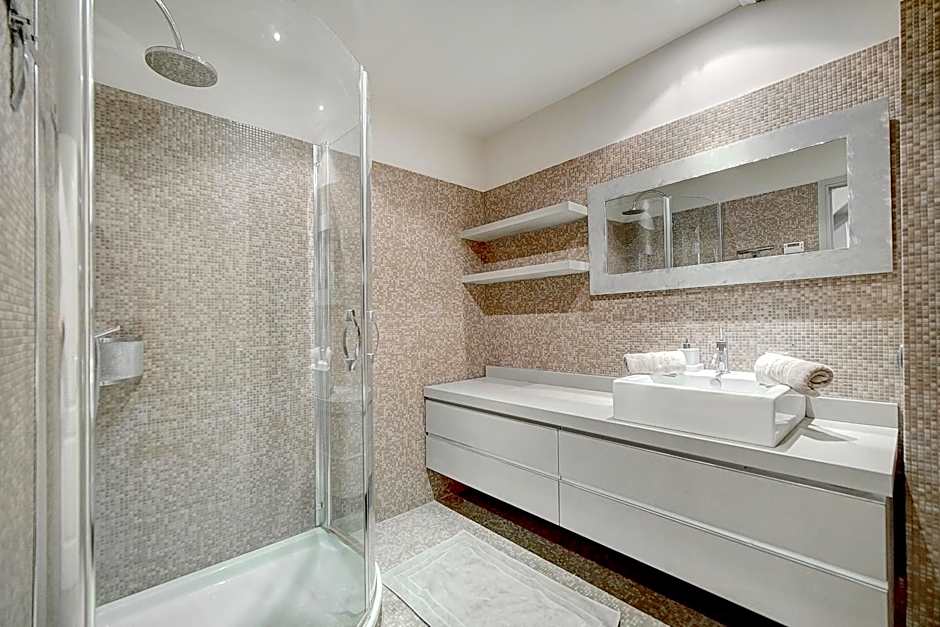 Cannes banane 50m croisette, luxueux 4 pièces dans résidence de standing