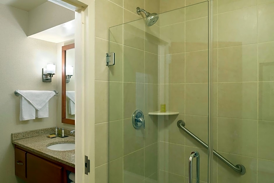 DoubleTree Suites by Hilton Mount Laurel