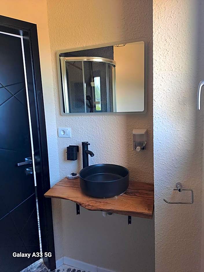 Borderline Accomodation