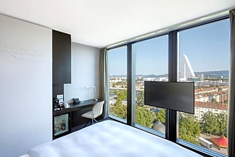 Comfort Queen Room