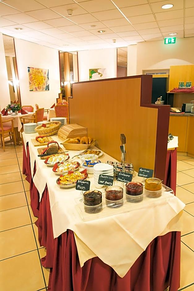 Fly Inn Hotel Frankfurt Airport Rüsselsheim ehemals Trip Inn Hotels