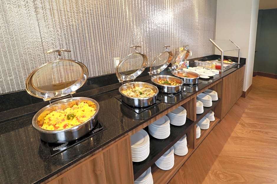 Holiday Inn & Suites - Monterrey Apodaca Zona Airport, an IHG Hotel