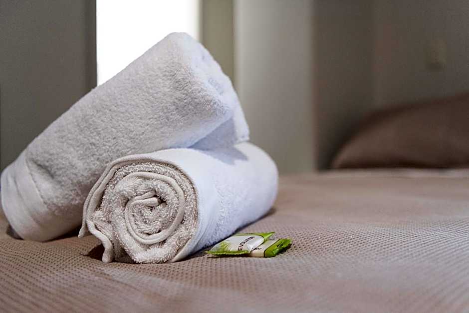 New Crown Hotel Motel