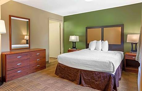 1 Bedroom Suite Queen Non-Smoking