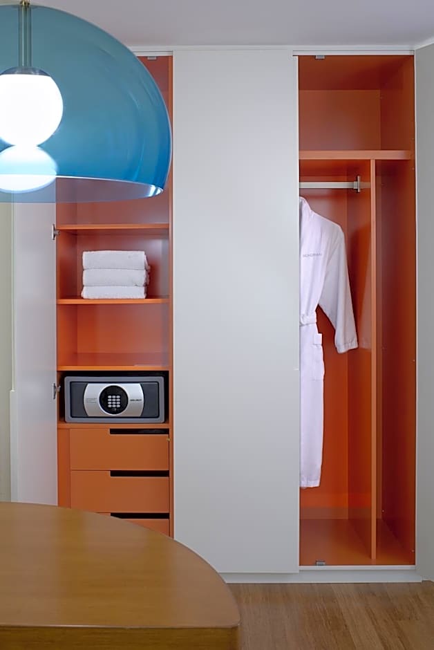 The Valorian Los Angeles, Curio Collection by Hilton