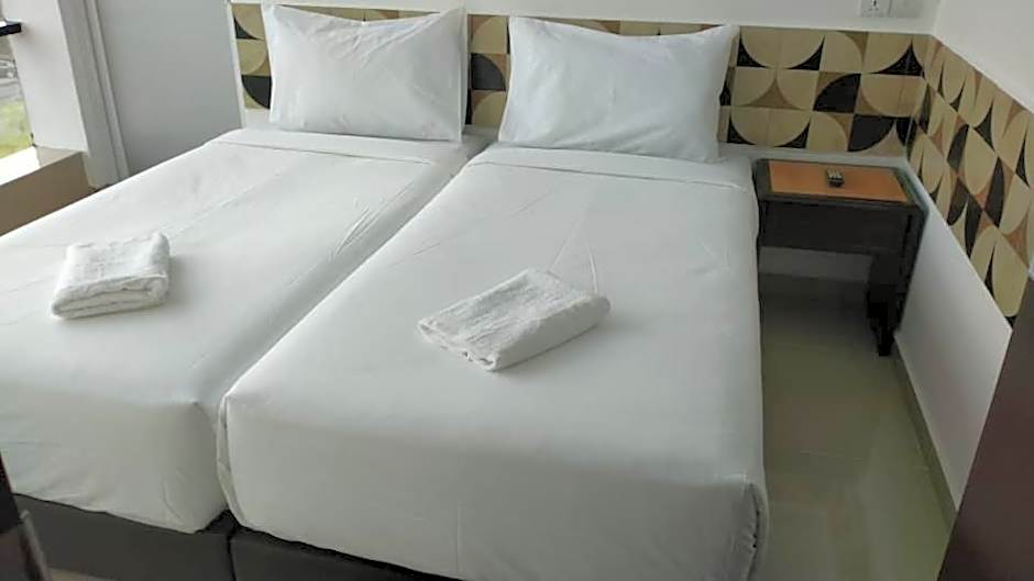 Grand Bagan Hotel