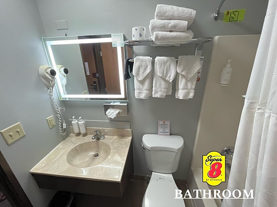 Super 8 by Wyndham Emporia