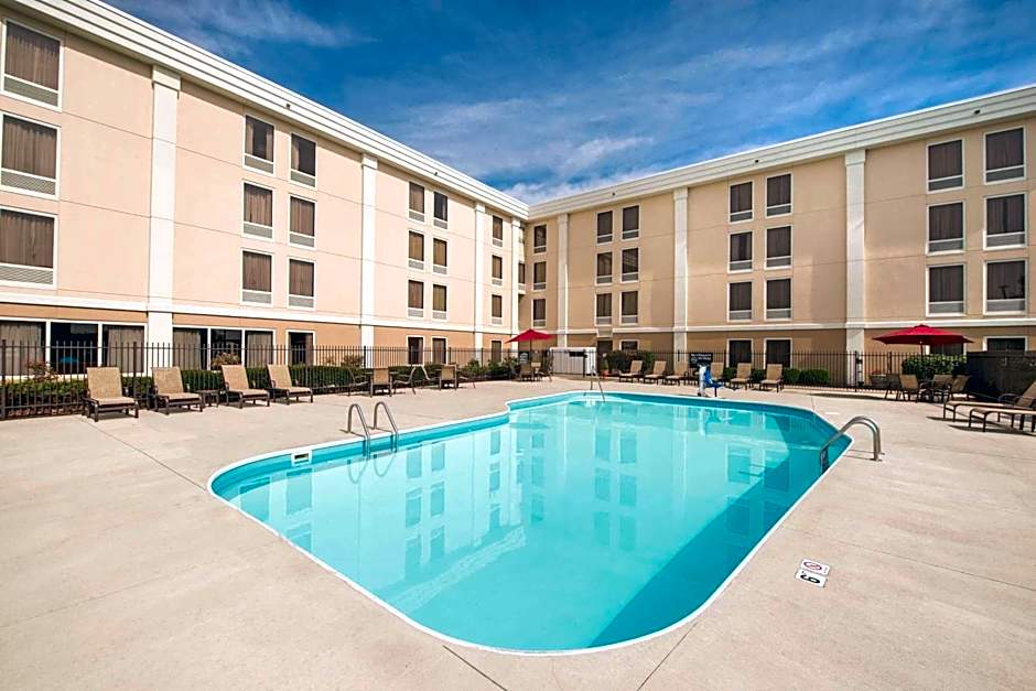 Hampton Inn By Hilton Columbus-Airport