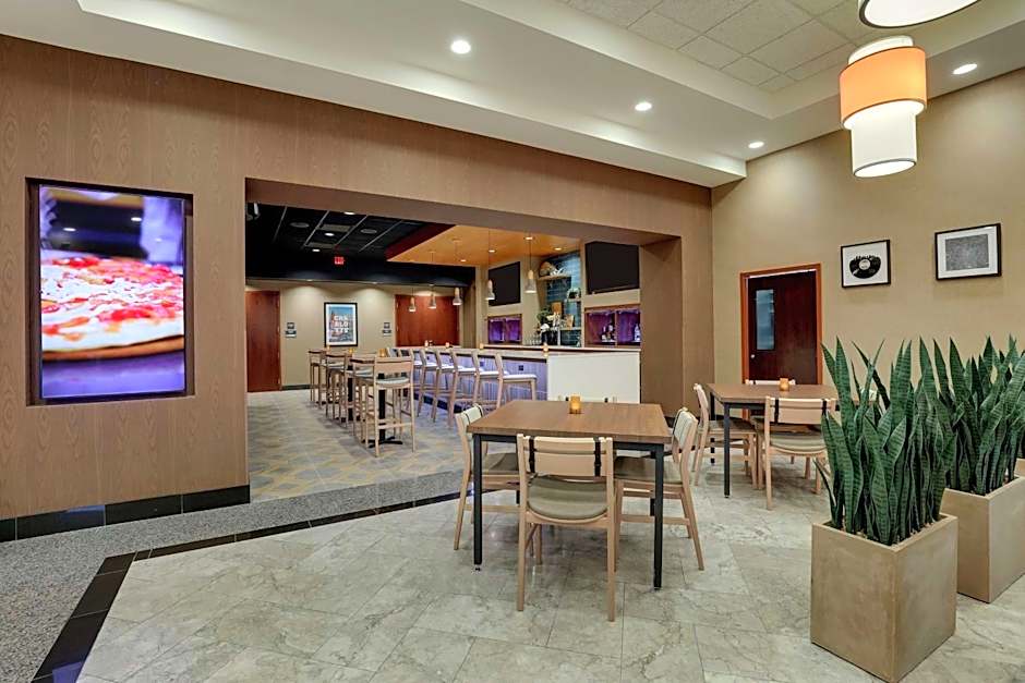 Drury Inn & Suites Charlotte Arrowood