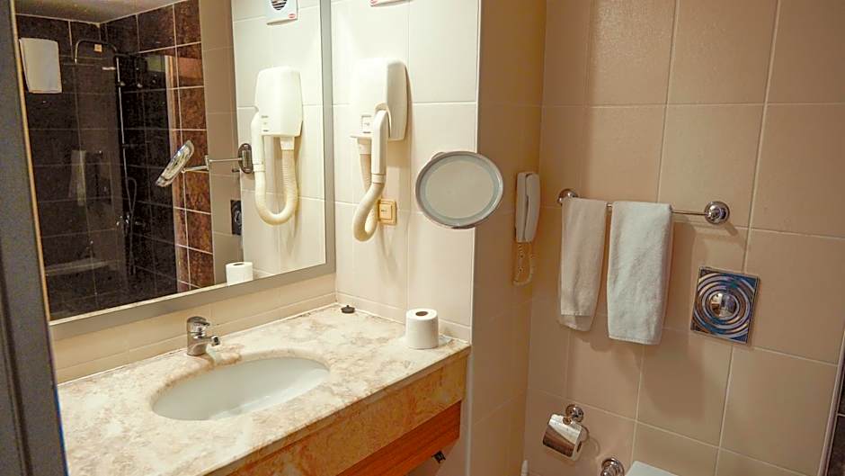 Lycus River Thermal Hotel