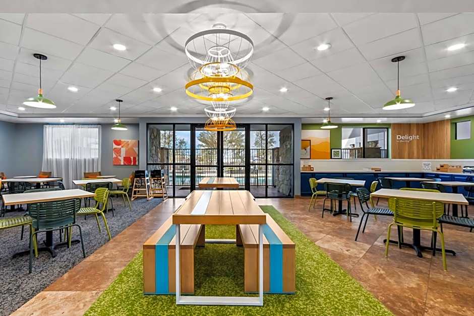 Spark by Hilton Phoenix East Mesa