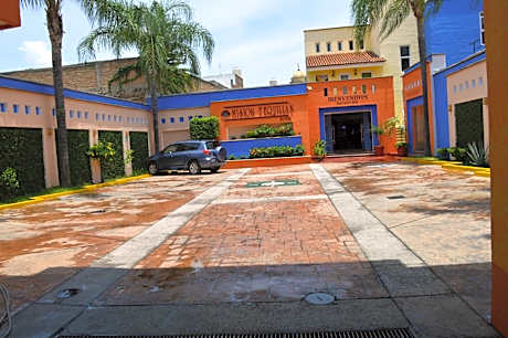 Hotel La Rienda Mision Tequillan