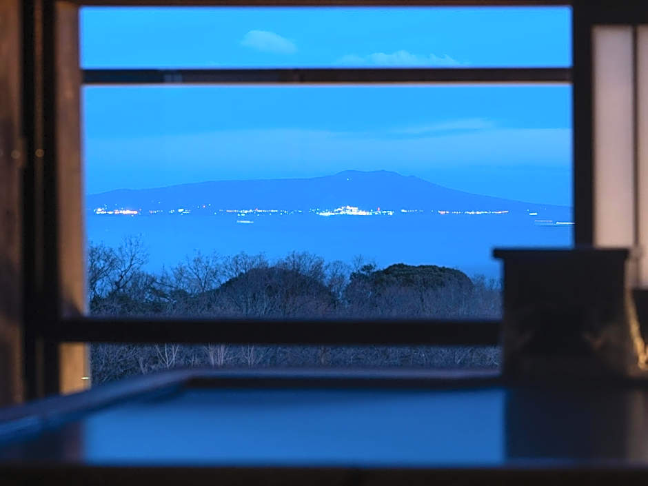 Omuro no mori Gyokusui - 13 years or older