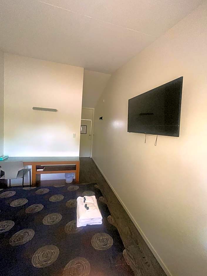 Coal n Cattle Hotel Motel