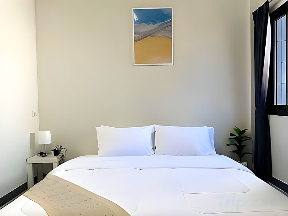 Montana Hotel & Hostel Phuket