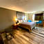 Super 8 by Wyndham Green Bay Near Stadium