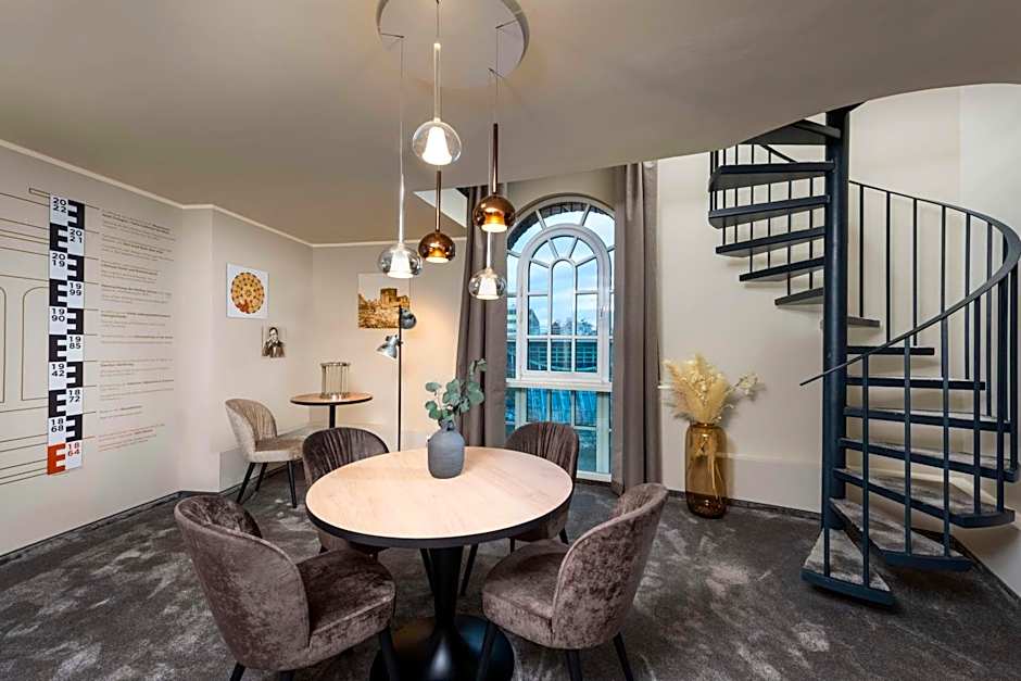 Wasserturm Hotel Cologne, Curio Collection by Hilton
