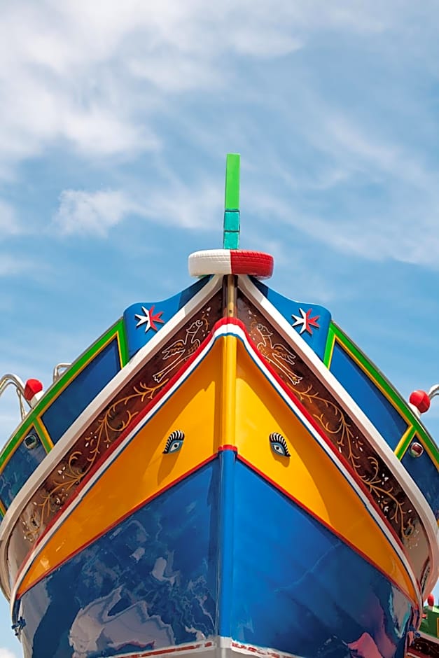 Gillieru Harbour Hotel