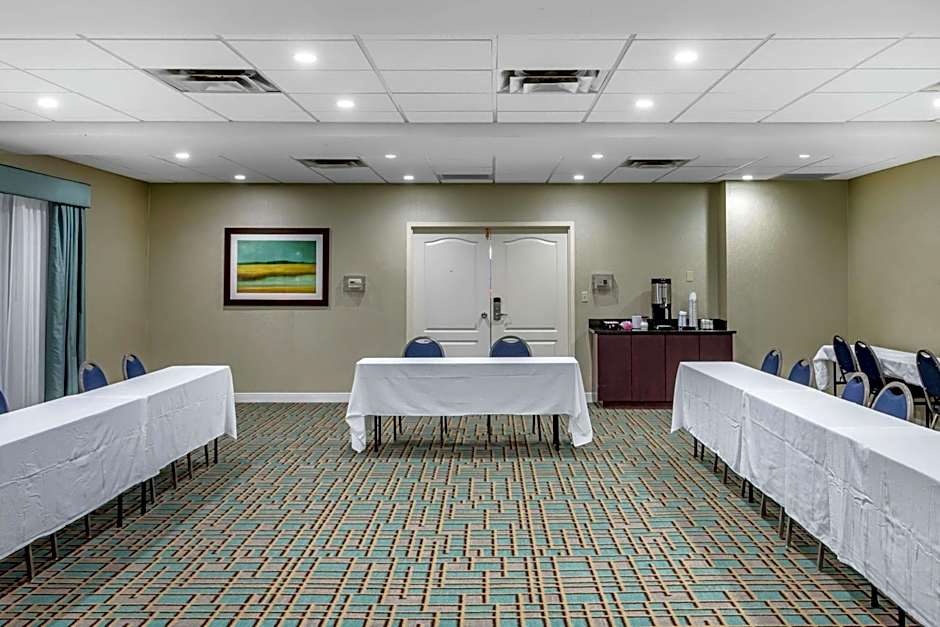 Hampton Inn By Hilton Adel