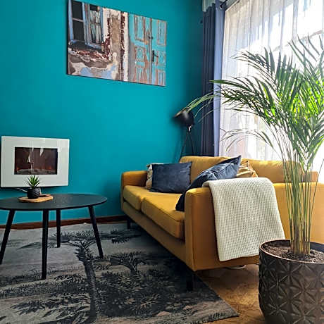 Feel at Home - Holiday Studio