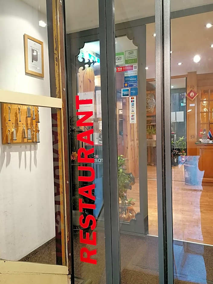 Petit Helvetia Budget Hotel