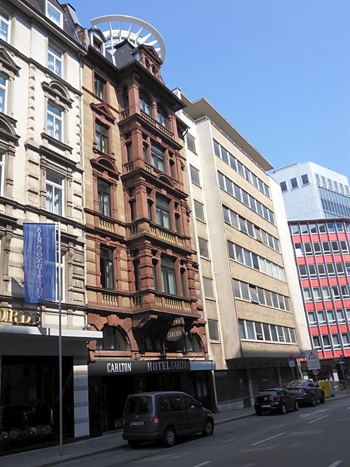 Carlton Hotel