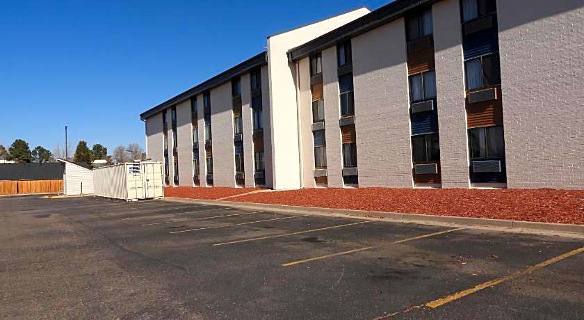 Super 8 by Wyndham Westminster Denver North