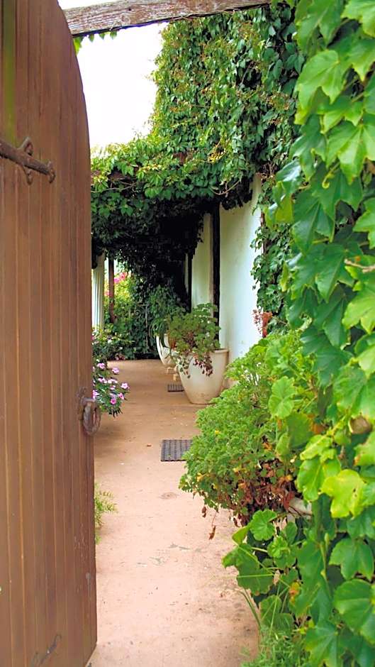 Leeuwenbosch Shearers Lodge - Amakhala Game Reserve