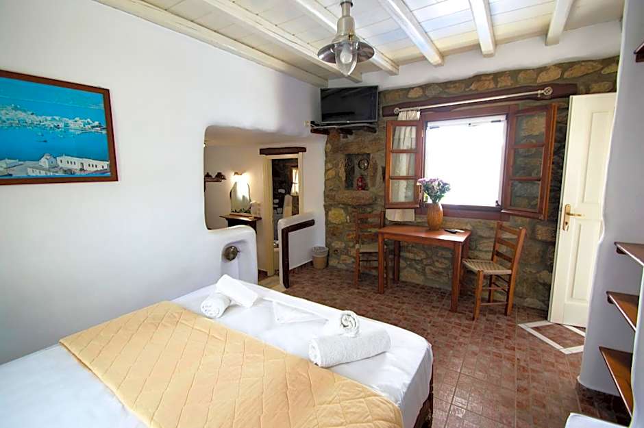 Alexandros Mykonos