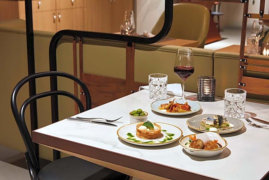 Hotel Indigo Berlin East Side Gallery By IHG