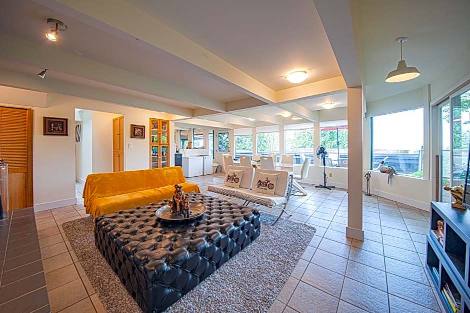 Cypress: Private Bedroom/Bathroom/Office, with Shared Pool, Hot tub
