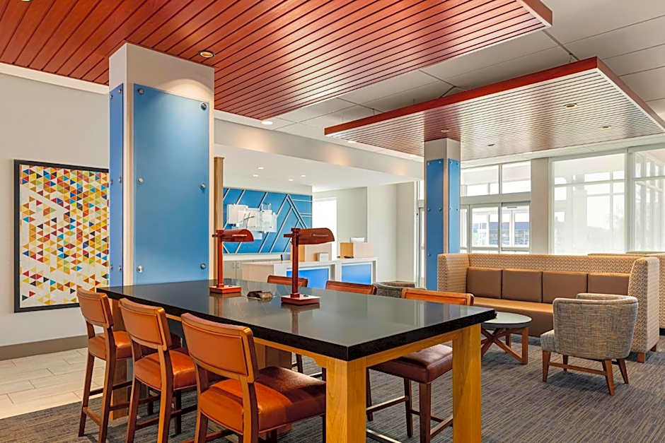 Holiday Inn Express & Suites Hayward - Castro Valley by IHG