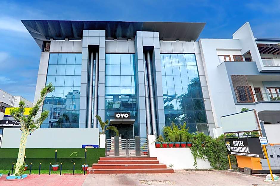 Super OYO 815830 HOTEL RADIANCE